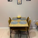 شقة Leon - Cozy & Fully Equipped Flat In By Flat Manаger فارنا